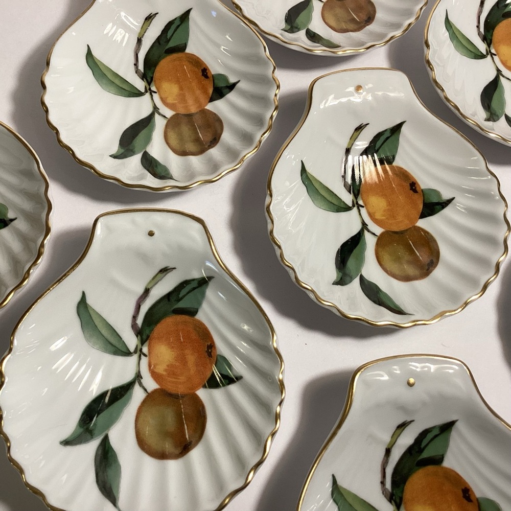 Set of 8 Royal Worcester shell shape serving dishes - Picture 2 of 9